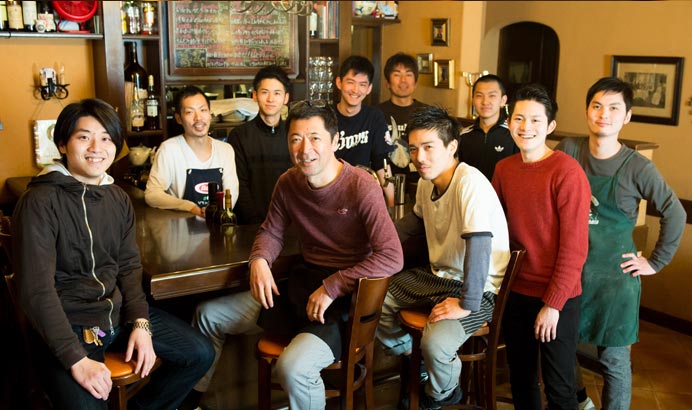 大皿料理で取り分けの練習も