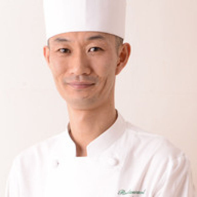 成松 真悟 シェフ Restaurant Perfumes シェフごはん
