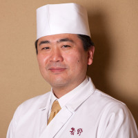 岡野 秀二シェフ