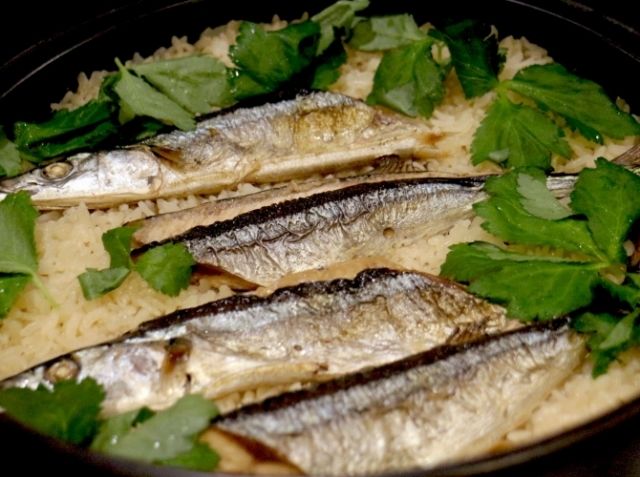 土鍋で炊く秋刀魚御飯