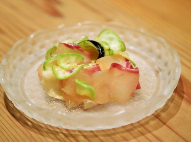 鮮度の一滴香る 鯛の昆布〆 小河 雅司シェフのレシピ シェフごはん