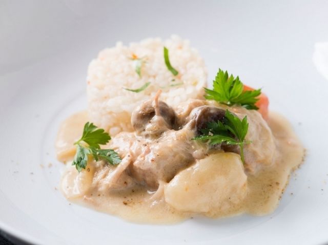 豚肉のクリーム煮 バターライス添え 笹嶋 伸幸シェフのレシピ シェフごはん