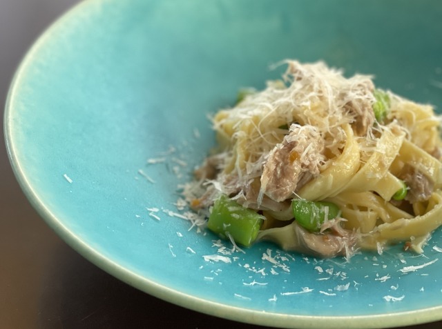 新鮮なエンドウ豆とベーコンのタリアテッレ レシピ