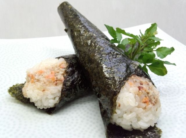 おにぎり ゴボウと鰹節のゴボマヨカツオ 嶋倉 秀一シェフのレシピ シェフごはん