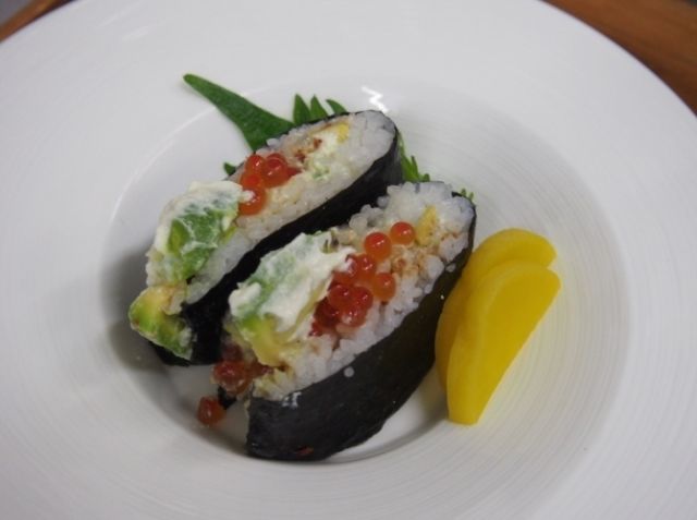 アボカドの白和えとイクラのおにぎらず 田島 満成シェフのレシピ シェフごはん