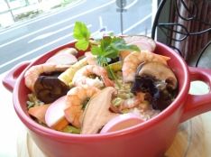 豚肉と白菜のミルフィーユ鍋チャイナ風　〆にサンラータン麺　