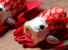 イチゴ大好き！鯉のぼりシフォンロール
