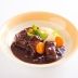 豚バラ肉の赤ワイン煮込みとジャガイモのエクラゼ